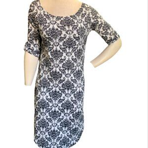 Lola Stretch Knit Dress Ruched Roll Tab Sleeve Black & White Damask Print S 15E‎